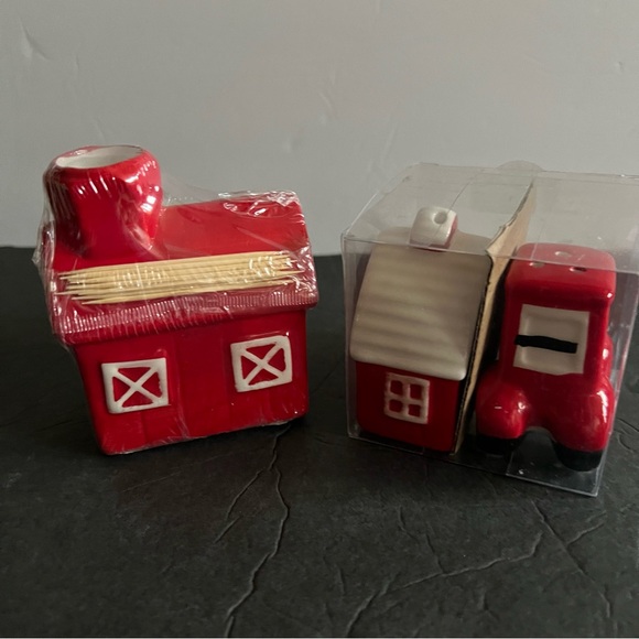 Farm House Salt & Pepper Shaker with Toothpicks Holder Red Barn & Tractor - Picture 1 of 13